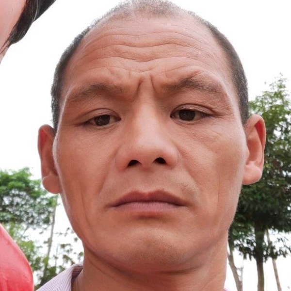 热心倾心手套的照片