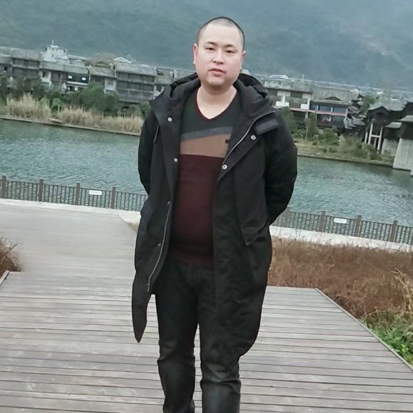 洛尘甜甜的照片