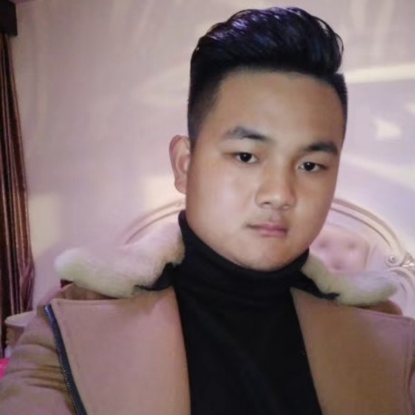 苦涩默言的照片