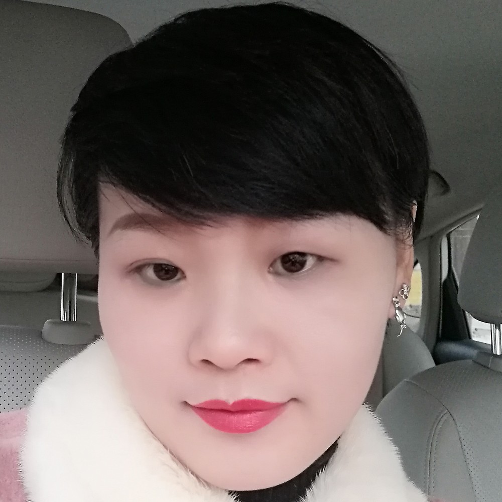 石头深拥爱听歌的照片