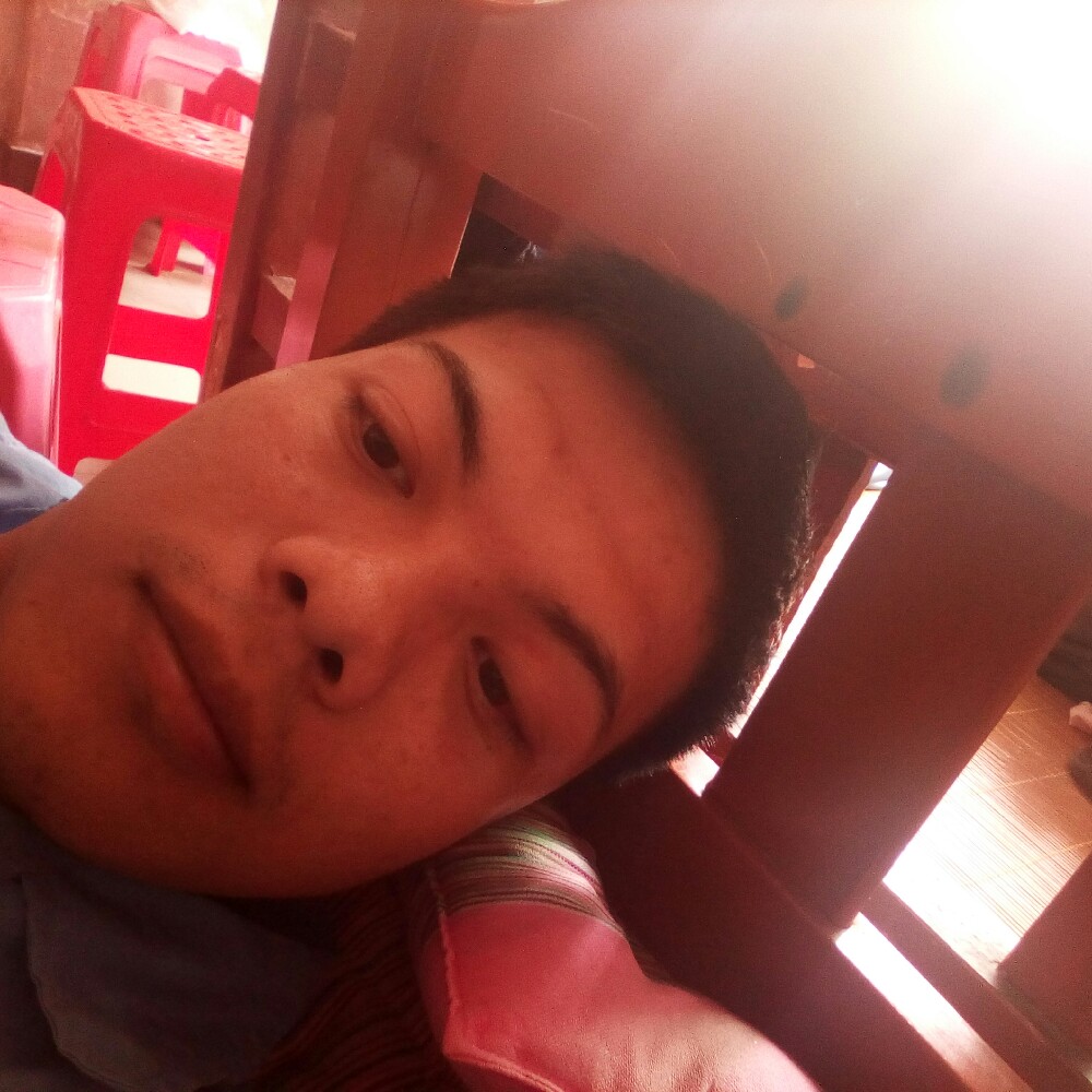 老虎回眸难过的照片