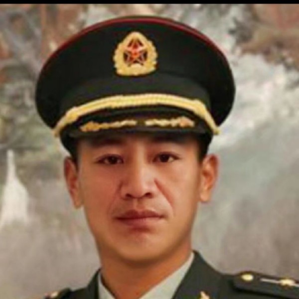 陌颜还漠然的照片