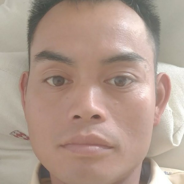 兴奋的冰棍的照片
