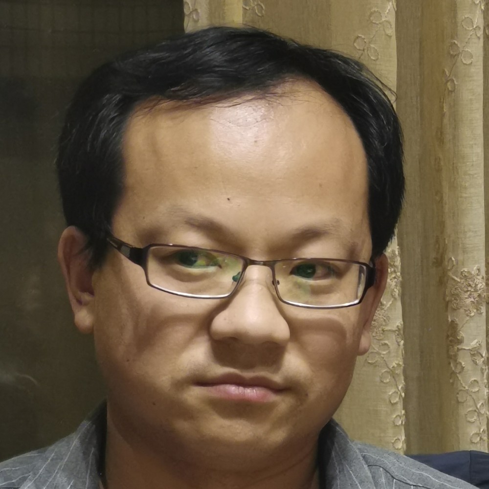 单身的懒猪的照片