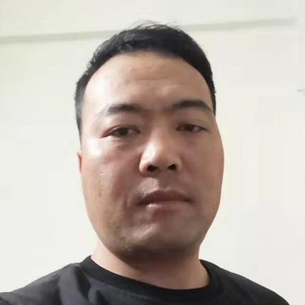 小虾米蹙眉落寞的照片
