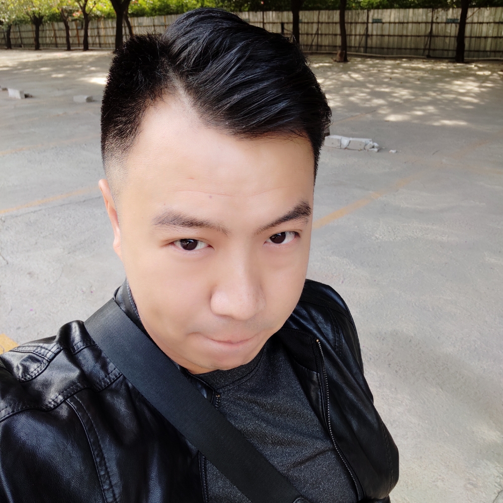 周SHL的照片