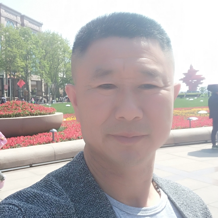 开开心心相惜相映的照片
