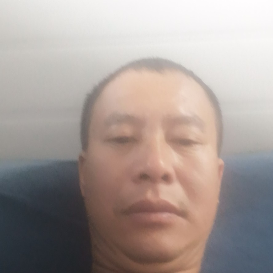 欢呼有花瓣的照片