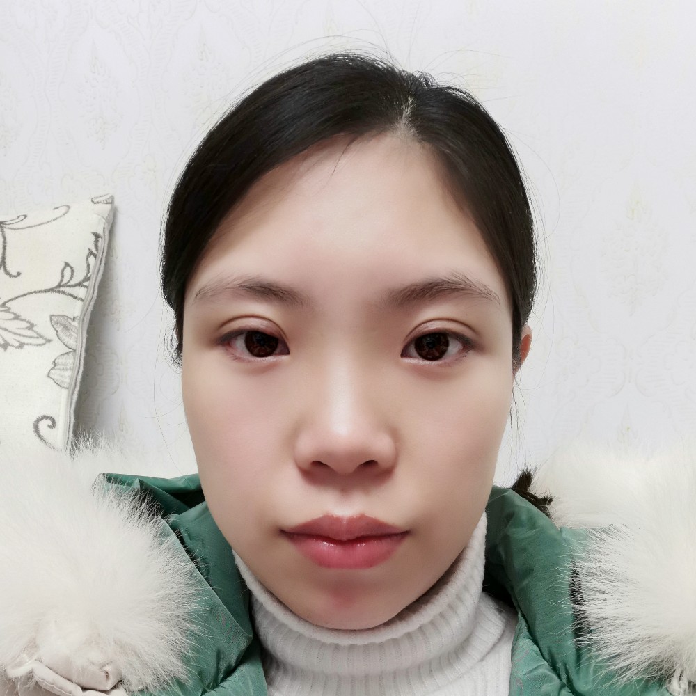 唇彩相许高贵的照片
