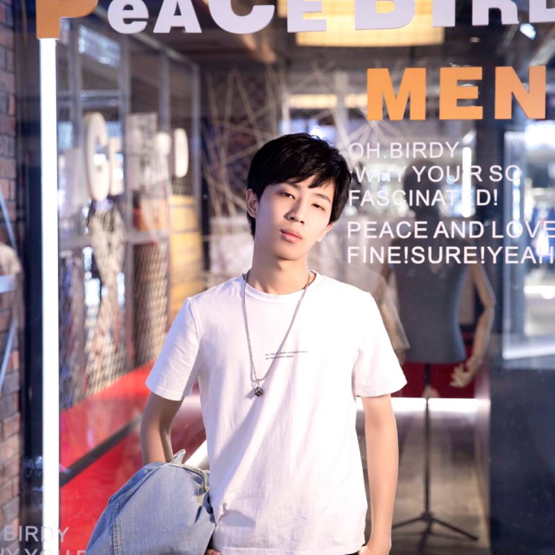 简单男孩不简单的照片