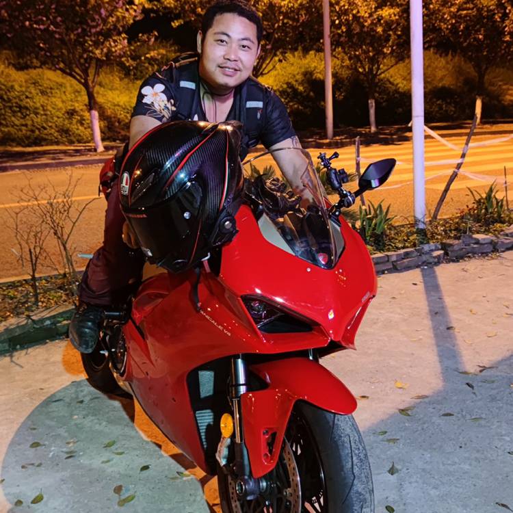 骑的照片