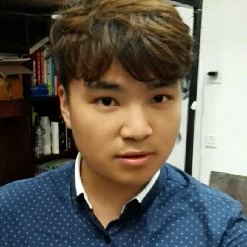 务实爱水杯的照片
