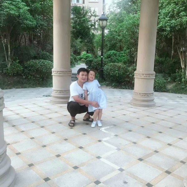 尘宵笑点低的照片