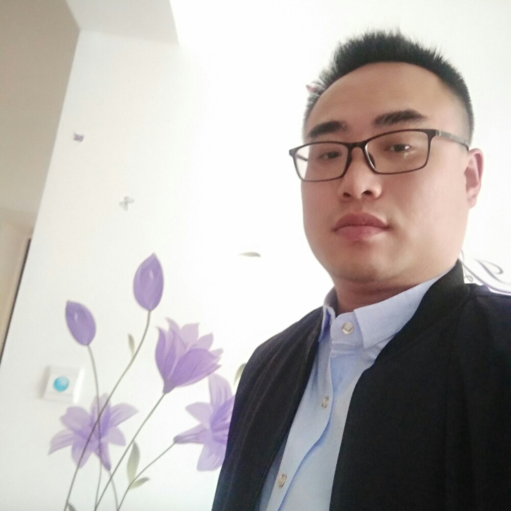 小伙迎爱听歌的照片