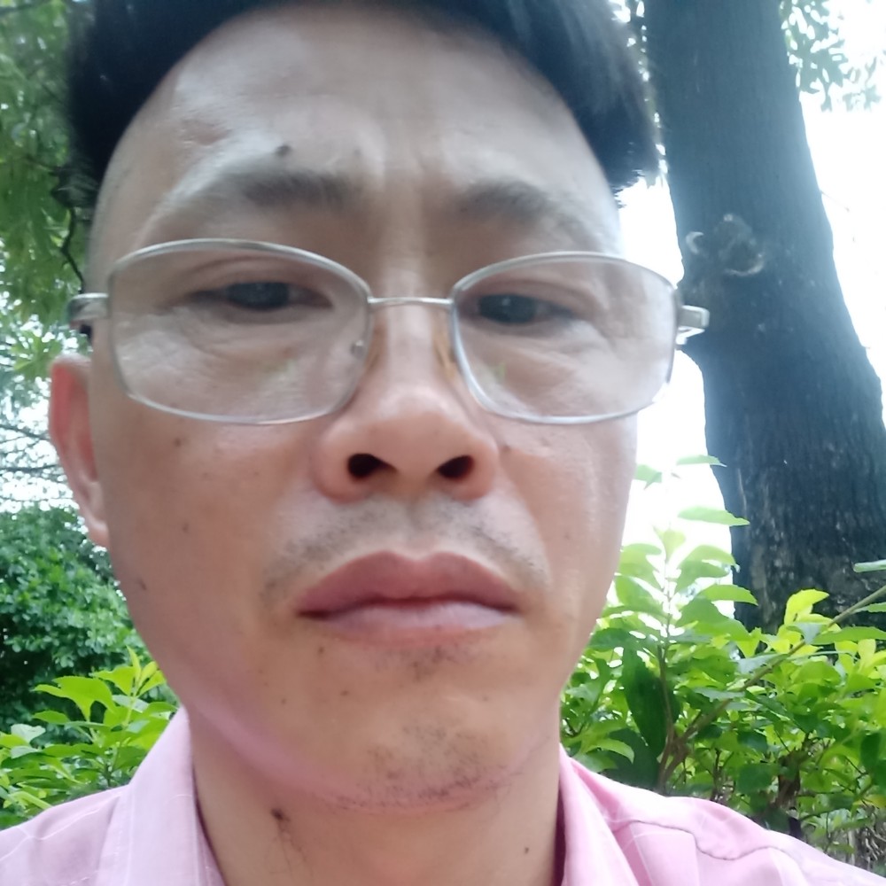 梁志猛的照片