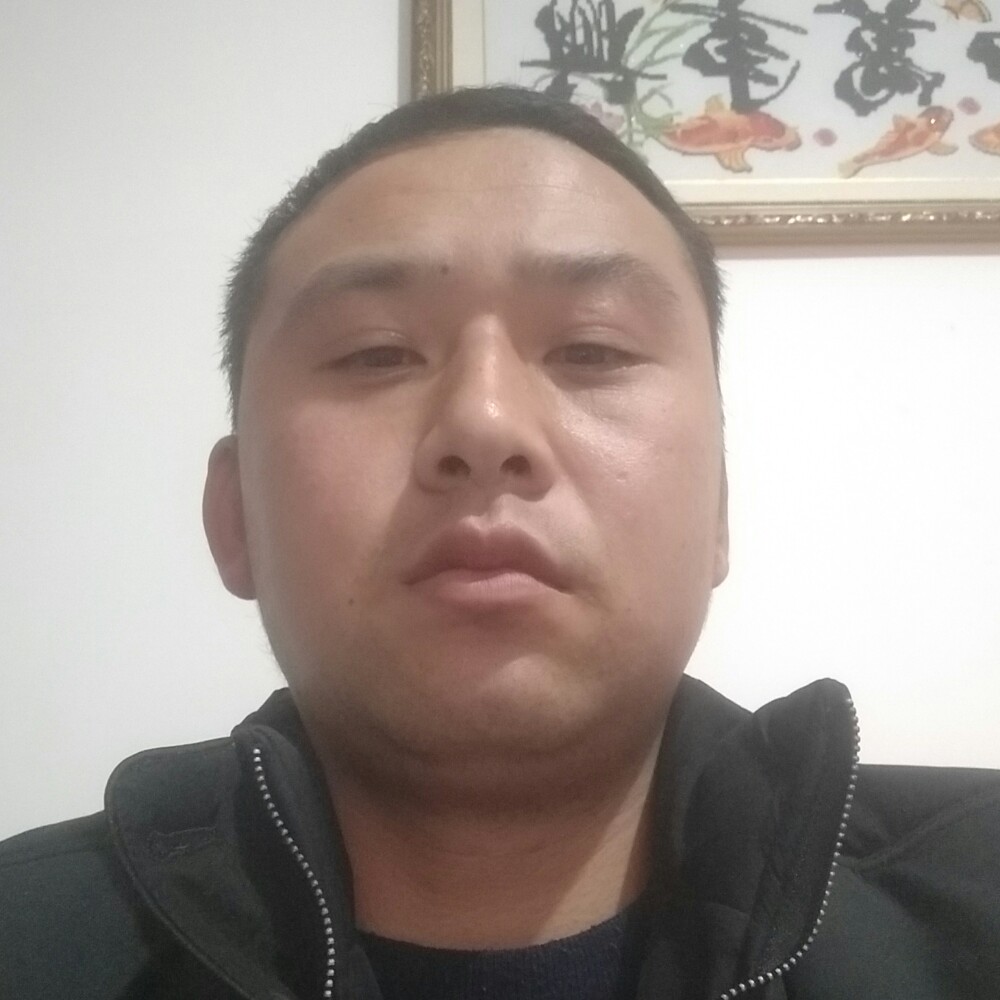 自信深拥纸鹤的照片