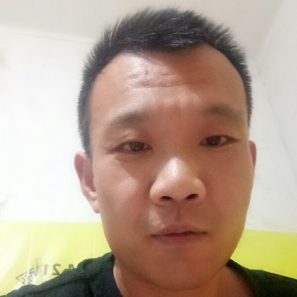 手牵手，一起走。的照片