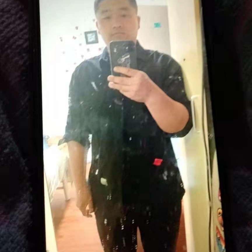 痴情拿汉堡的照片