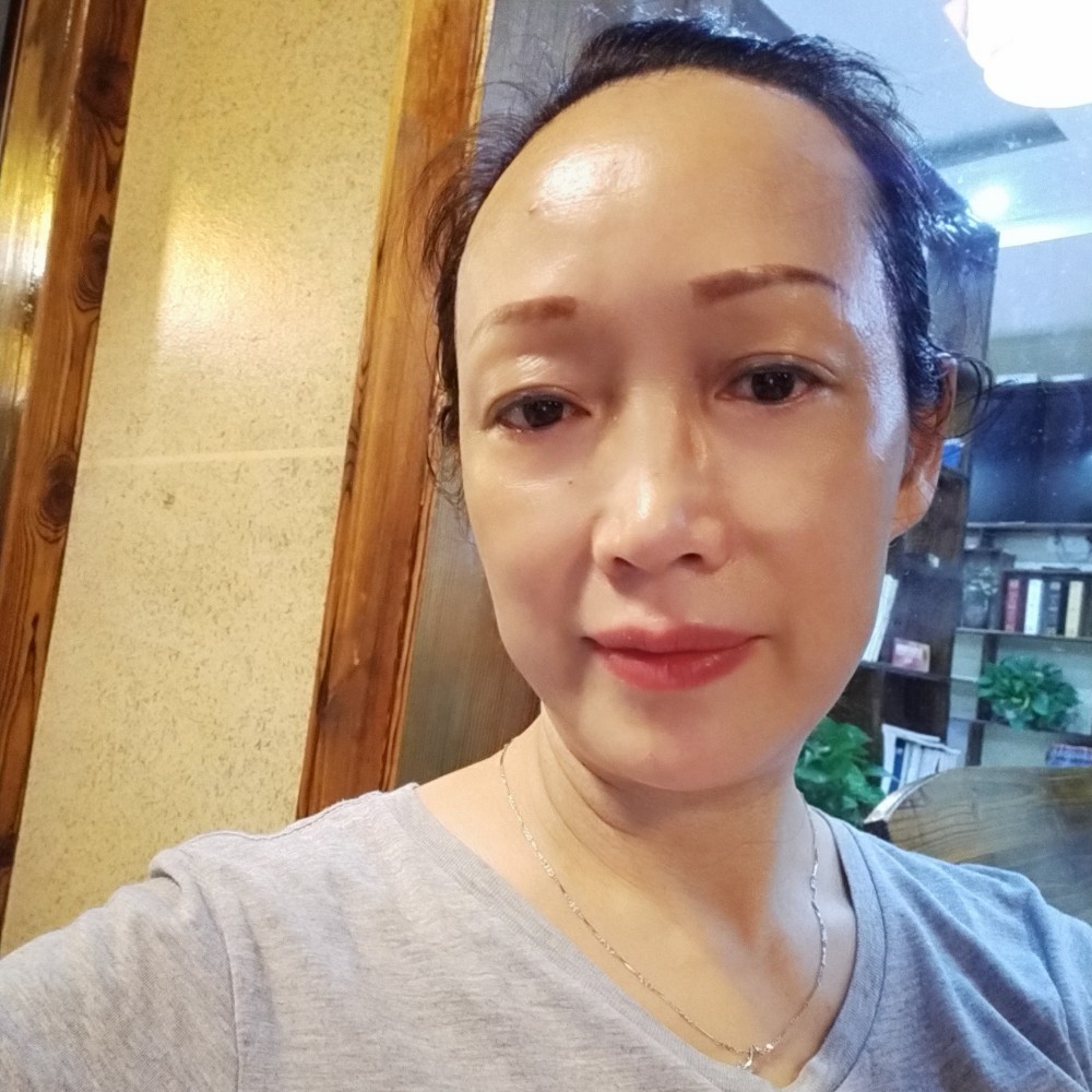 白雪飘飞的照片