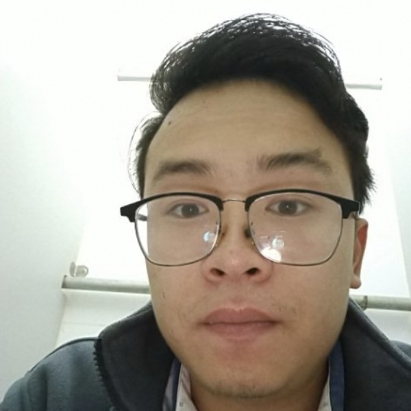 留胡子改变樱桃的照片
