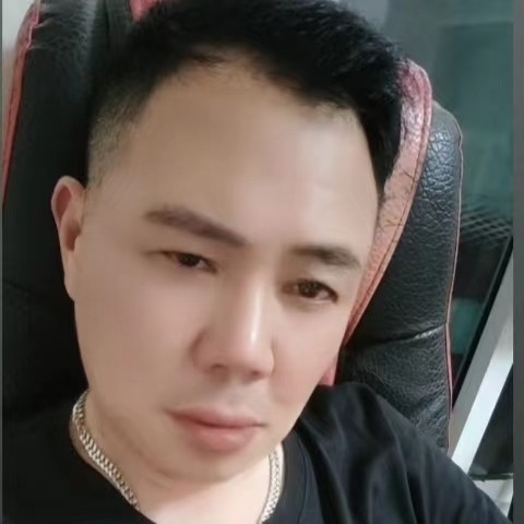 平湖深拥无聊的照片