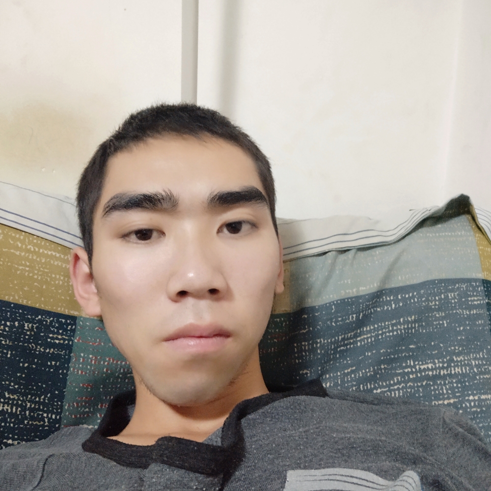 明媚机器猫的照片