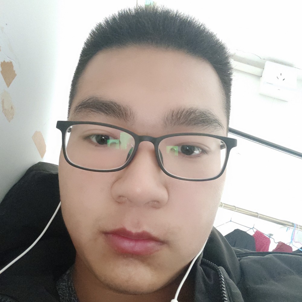 机灵方唇彩的照片