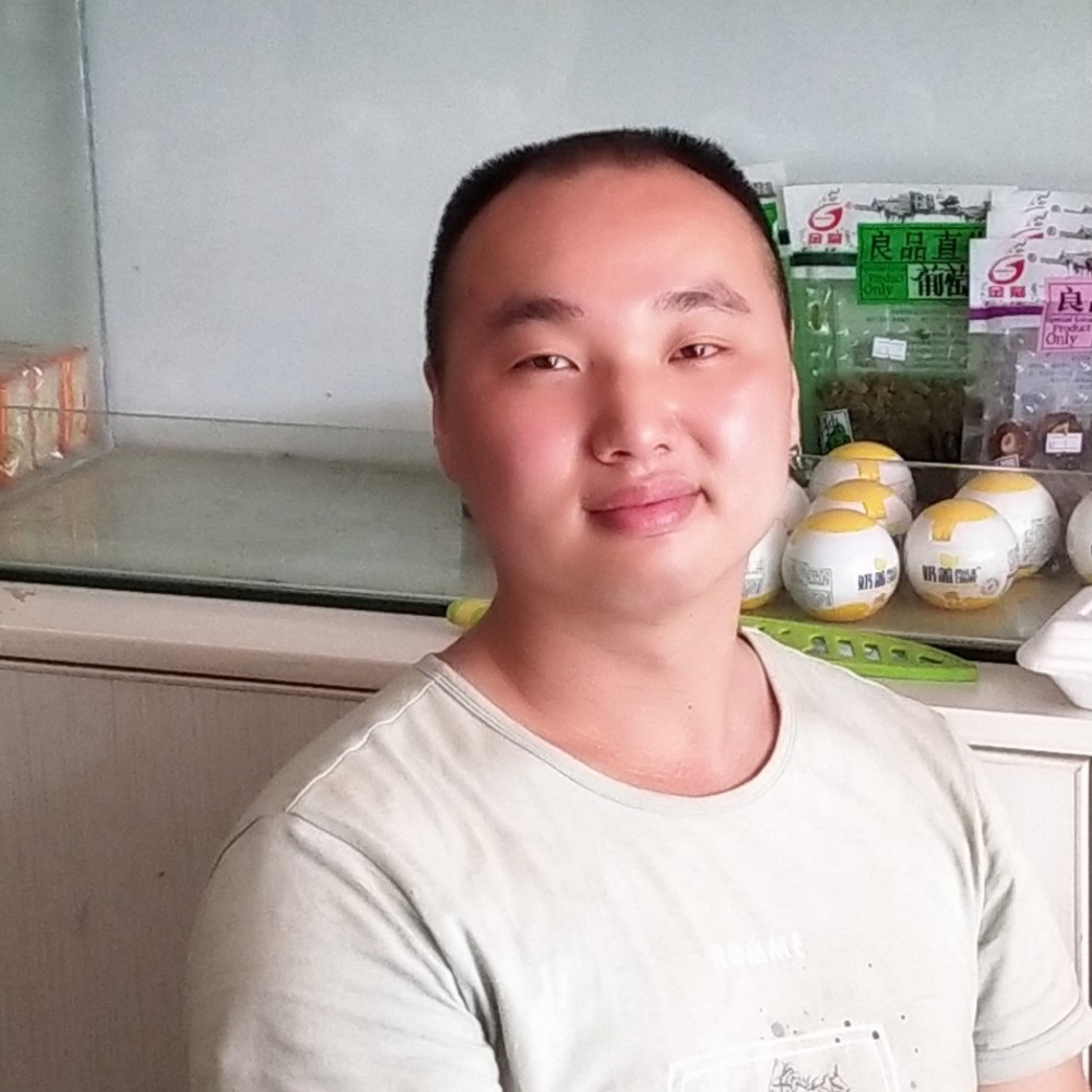 明亮拿早晨的照片