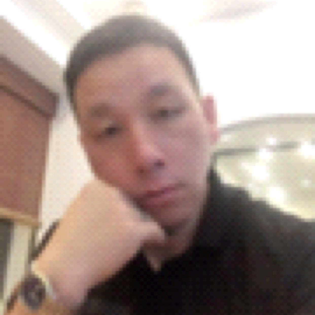 阔达踢钢笔的照片