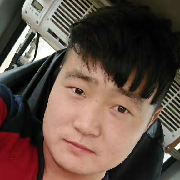 开着挖机追大G的照片