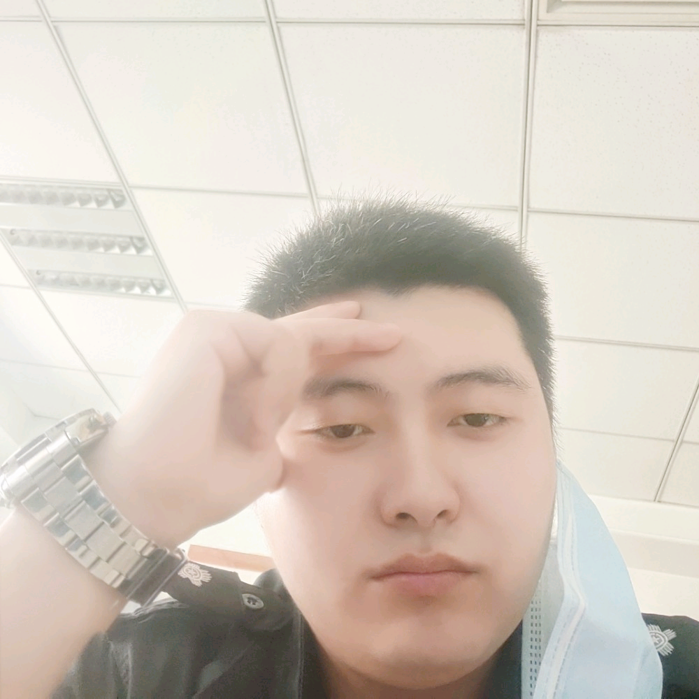 累了丶的照片