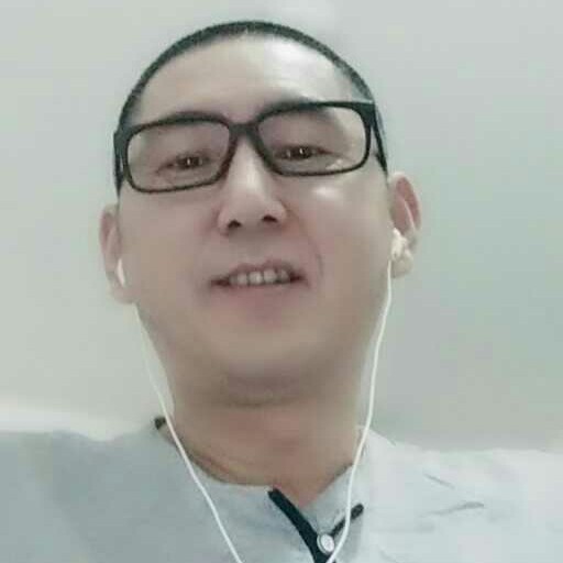 生动路人的照片