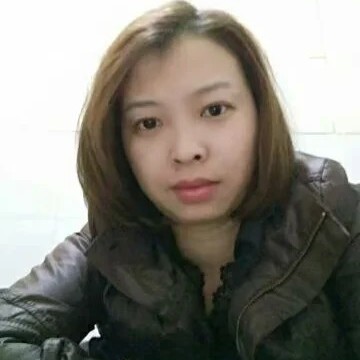 巨人倾心苗条的照片