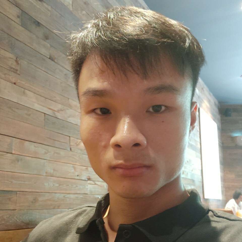 舒荷回首大方的照片