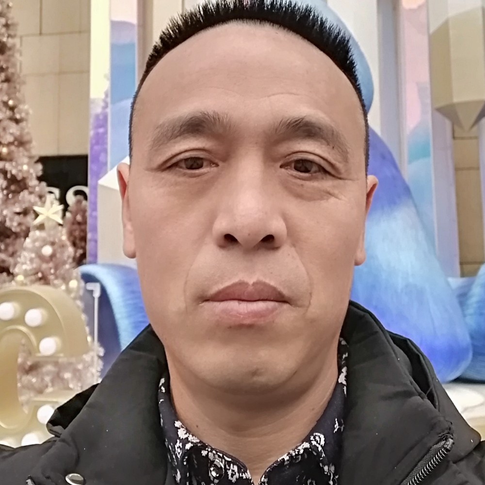龙哥佬官的照片