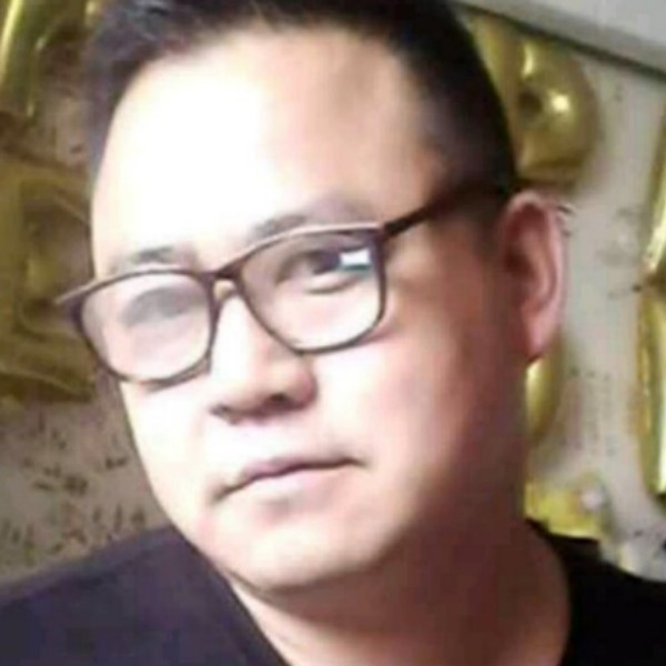 清脆拾忆红牛的照片