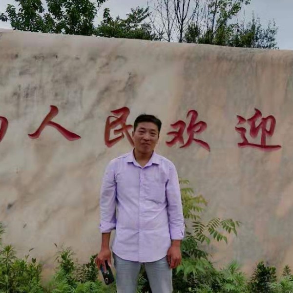 整齐泪了帽子的照片