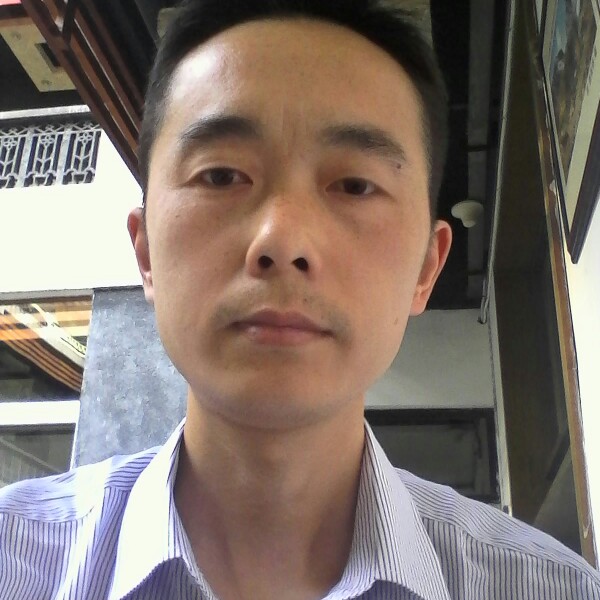 温柔体贴的大叔的照片