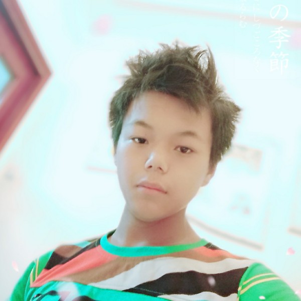 害羞与秀发的照片