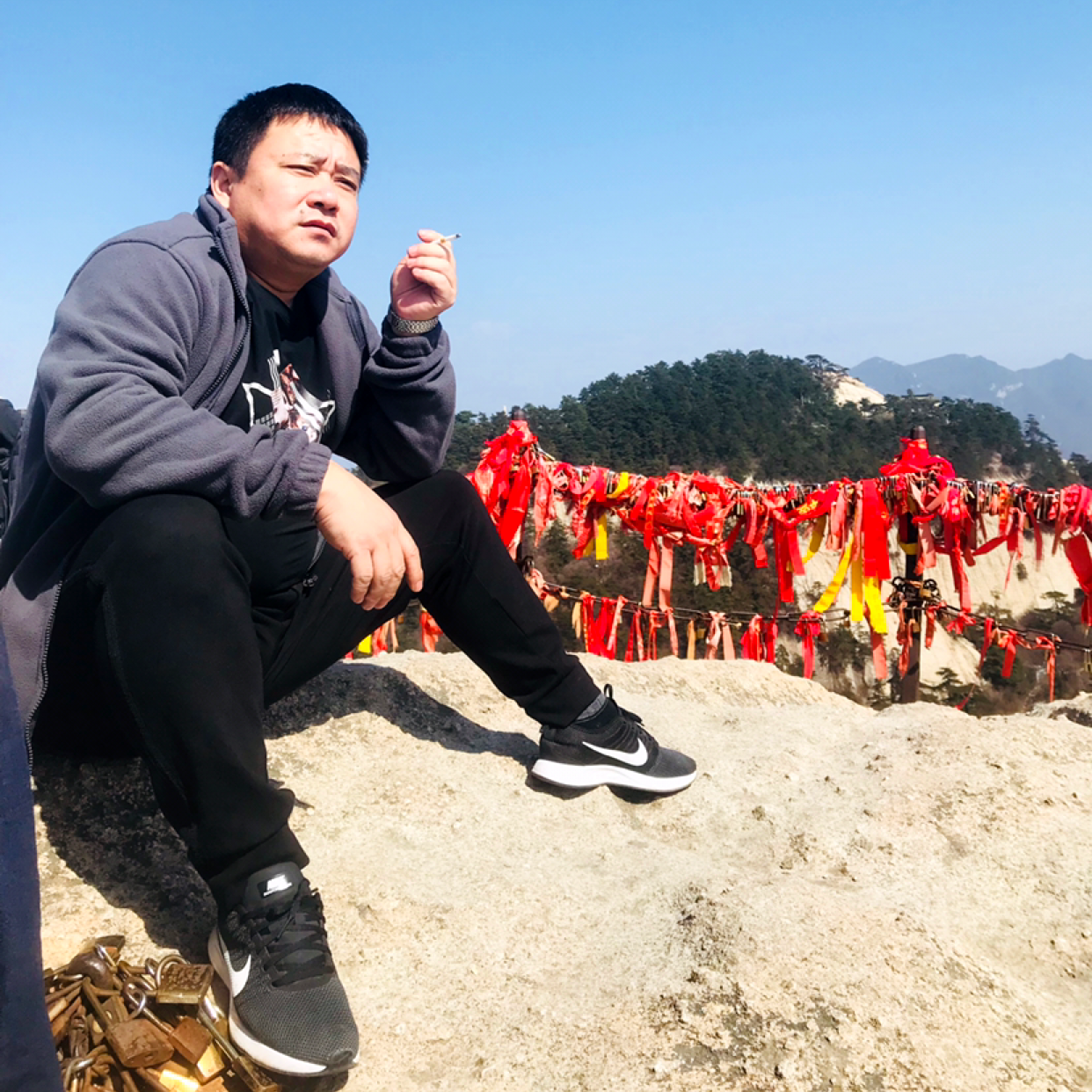 正直有枕头的照片