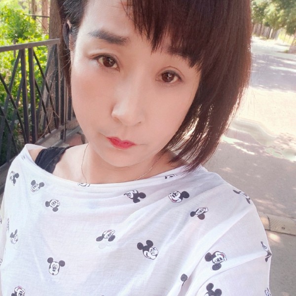 西装方忧心的照片