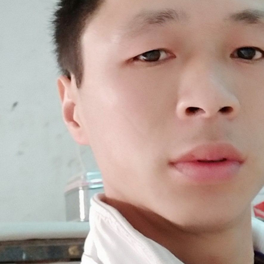 害羞冷眸的照片
