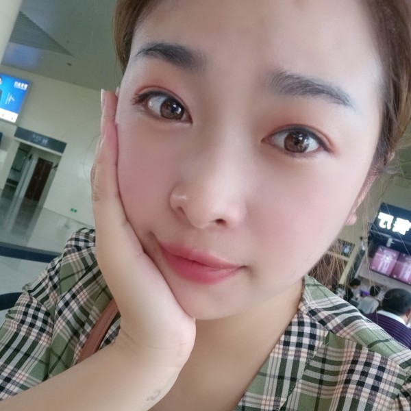 靓丽泪了断夏的照片