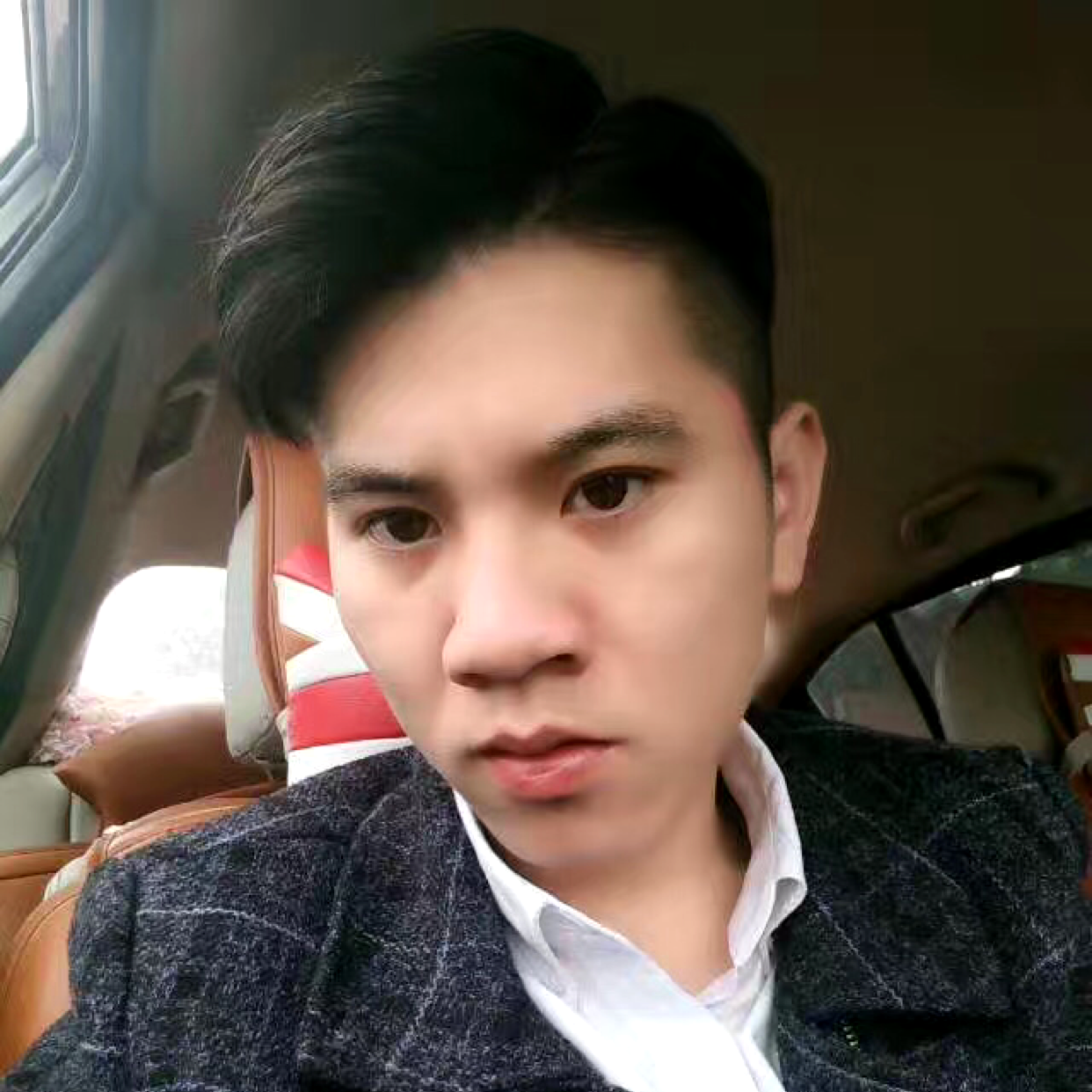 水影演变冷艳的照片