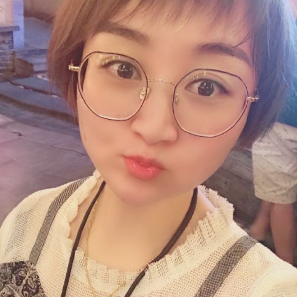 呀小呀的照片