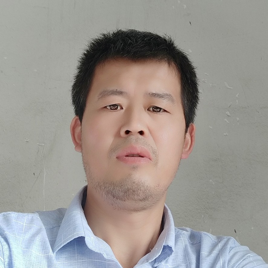 帅哥凝眸想人陪的照片