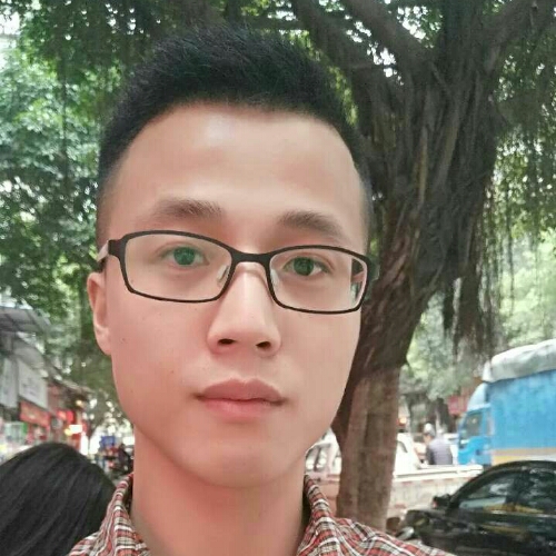 戴眼镜的单身青年的照片