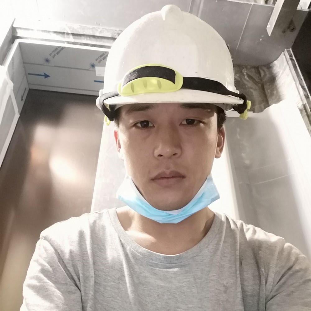 。阿在的照片