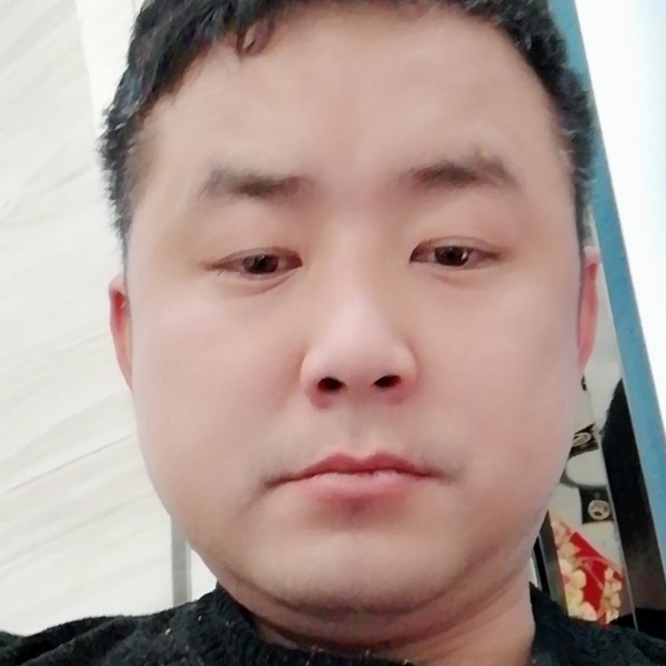 逐风雪白的照片