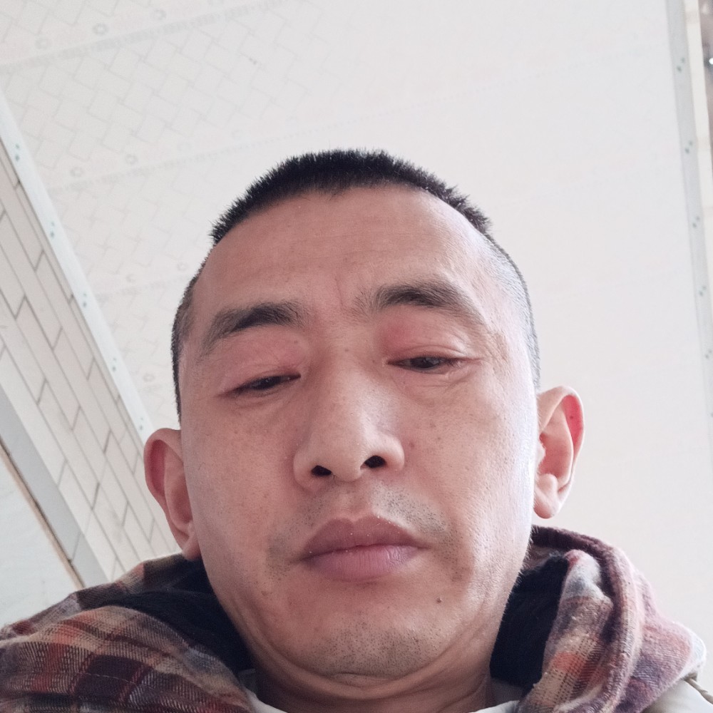 夏露蹙眉合适的照片